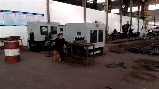 角鋼清根機(jī)、角鋼鏟背機(jī)客戶使用現(xiàn)場(chǎng)